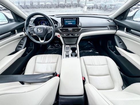 Used 2022 Honda Accord Touring image 11