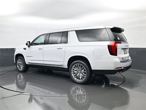 New 2026 GMC Yukon XL Denali image 7