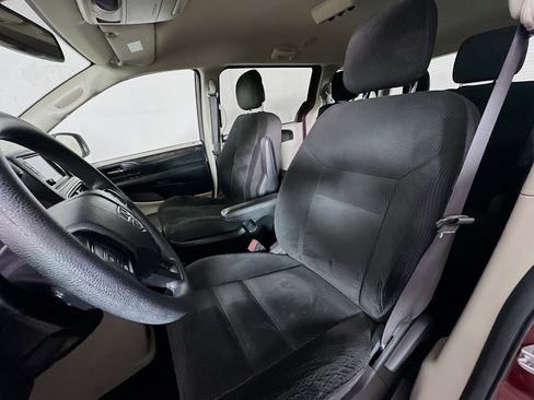 Used 2019 Dodge Grand Caravan SE image 13