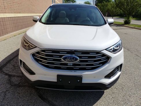 Used 2019 Ford Edge Titanium w/ Equipment Group 301A AWD/4WD image 14