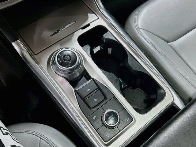 Used 2021 Ford Explorer XLT w/ XLT Sport Appearance Package AWD/4WD image 16