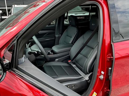 New 2025 Buick Enclave Sport Touring w/ LPO, Floor Liner Package FWD image 18