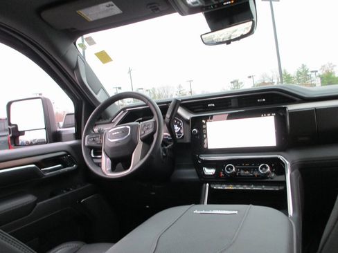 Certified 2024 GMC Sierra 2500 Denali w/ Denali Reserve Package image 29