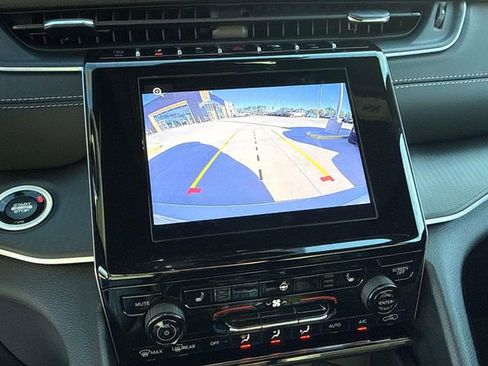 New 2025 Jeep Grand Cherokee L Altitude RWD image 20