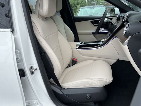 Used 2026 Mercedes-Benz GLC 300 4MATIC image 26