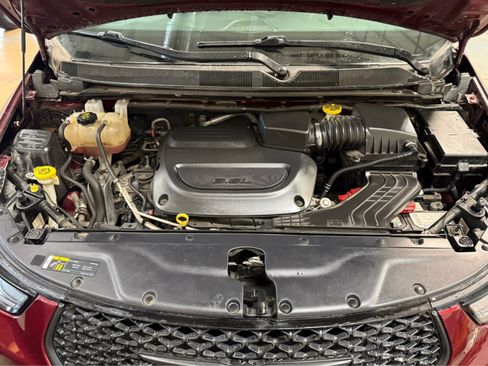 Used 2021 Chrysler Pacifica Touring-L w/ Uconnect Theater Family Group AWD/4WD image 8