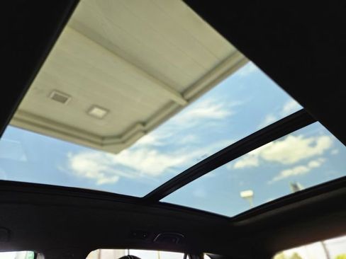 Used 2021 Volkswagen Atlas Cross Sport SE w/ Panoramic Sunroof Package FWD image 28