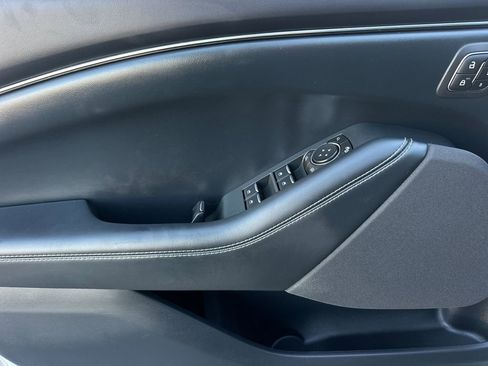 Used 2021 Ford Mustang Mach-E Select image 11