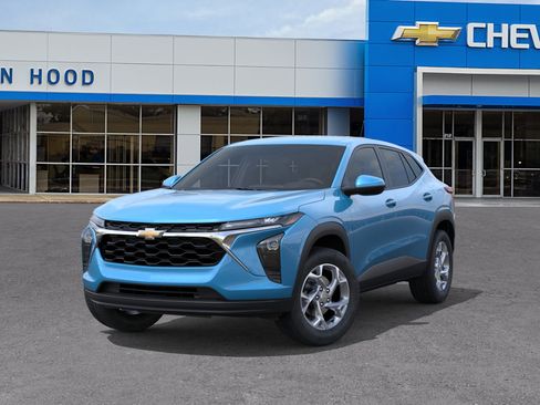 New 2026 Chevrolet Trax LS w/ LS Convenience Package FWD image 6