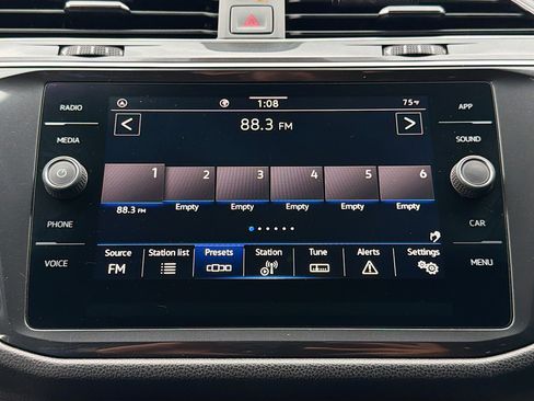Used 2022 Volkswagen Tiguan SE R-Line FWD image 30