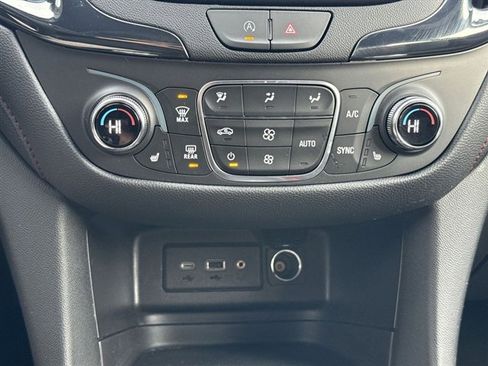 Certified 2024 Chevrolet Equinox RS w/ LPO, Floor Liner Package image 36