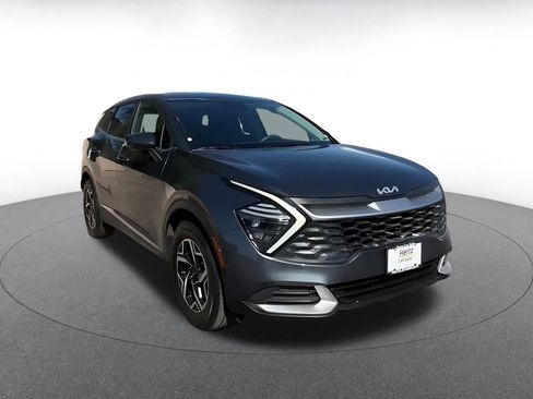 Used 2025 Kia Sportage LX FWD image 3