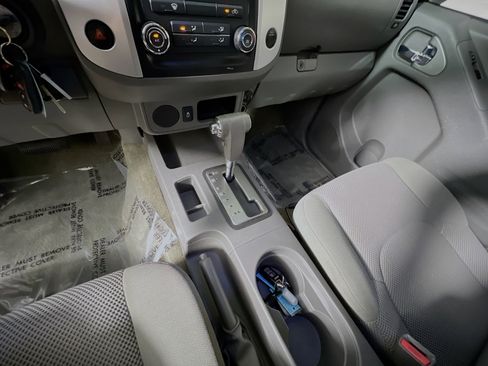 Used 2018 Nissan Frontier SV image 25