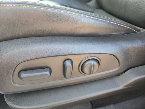 Used 2018 Chevrolet Equinox Premier image 19