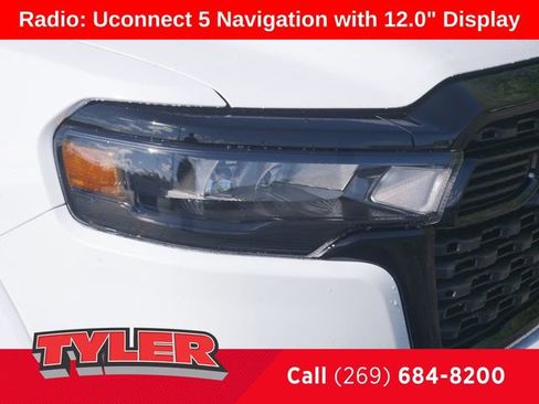 New 2026 RAM 1500 4x4 Crew Cab image 10