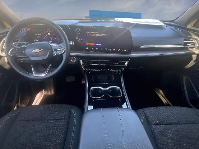 Used 2026 Chevrolet Traverse LT w/ Driver Confidence Package FWD image 5