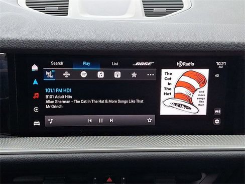 Used 2025 Porsche Cayenne w/ Premium Package Plus image 23