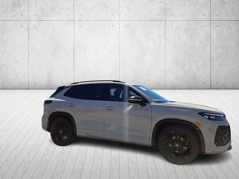 New 2026 Volkswagen Tiguan SE R-Line image 4