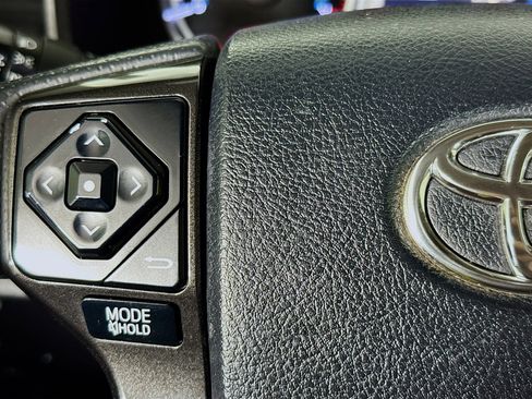 Used 2018 Toyota 4Runner TRD Off-Road image 13