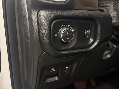 Used 2021 RAM 1500 Big Horn image 16
