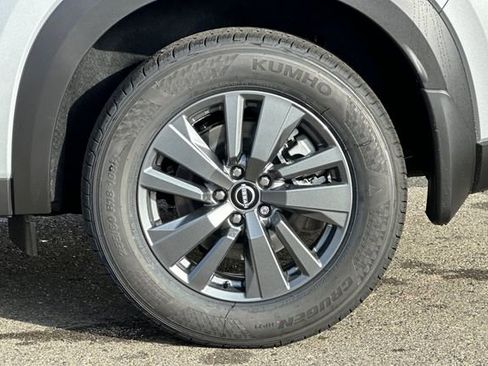 New 2025 Nissan Pathfinder SV image 22