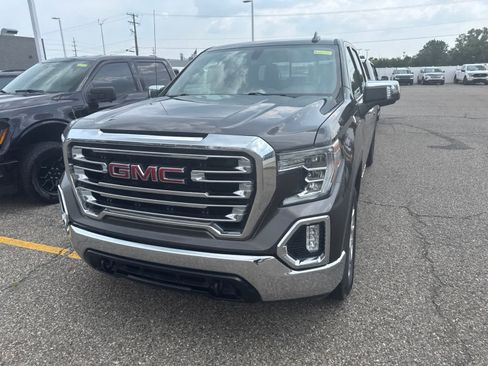 Used 2019 GMC Sierra 1500 SLT w/ SLT Convenience Package AWD/4WD image 3