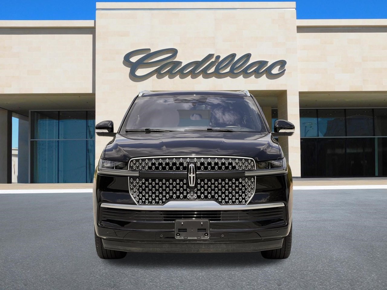 Used 2025 Lincoln Navigator Reserve AWD/4WD image 7