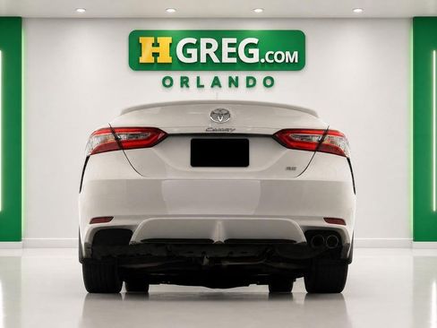 Used 2020 Toyota Camry SE FWD image 8