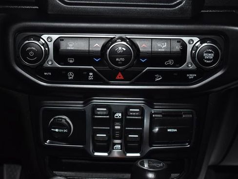 Certified 2020 Jeep Wrangler Unlimited Sahara w/ LED Lighting Group image 16