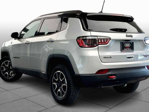 Used 2024 Jeep Compass Trailhawk image 10