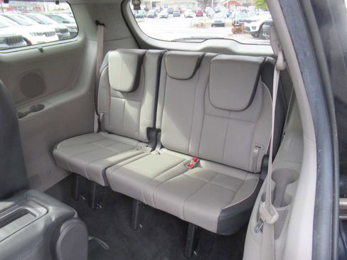 Used 2018 Kia Sedona LX w/ LX Essentials Premium Package image 40