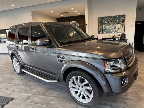 Used 2016 Land Rover LR4 HSE AWD/4WD image 4