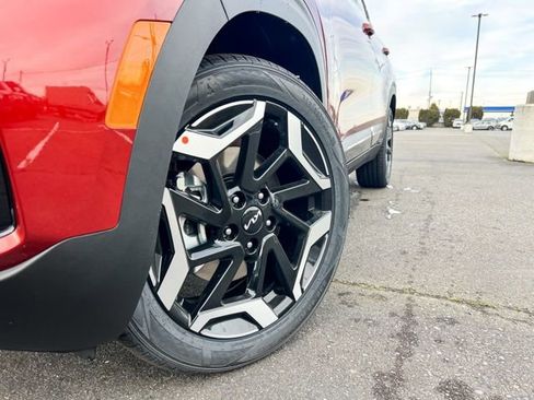 New 2026 Kia Seltos SX w/ SX Sunroof Package image 2