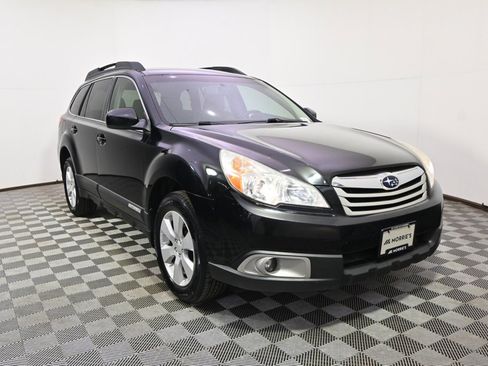 Used 2010 Subaru Outback 2.5i Premium image 9