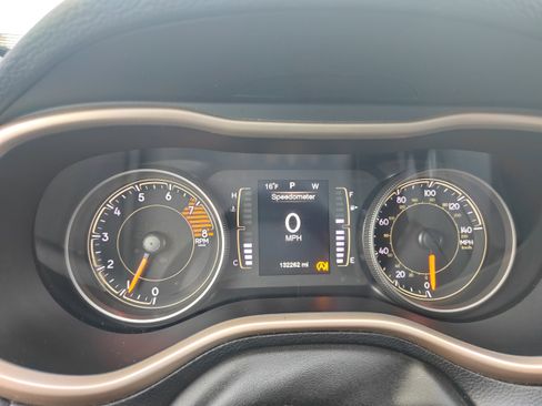 Used 2016 Jeep Cherokee Latitude w/ Cold Weather Group image 19