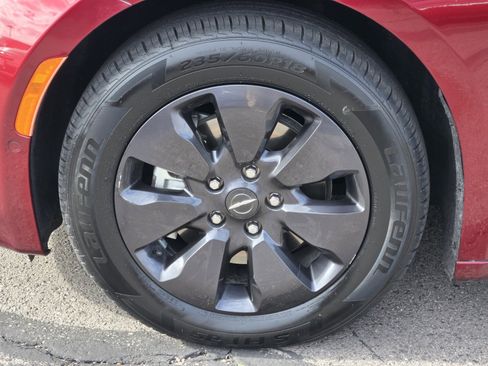 Used 2019 Chrysler Pacifica Limited w/ Advanced Safetytec Group image 9