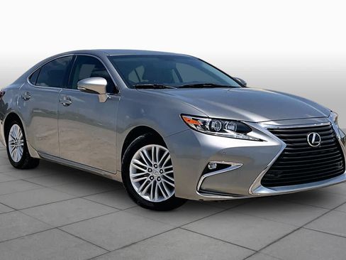 Used 2016 Lexus ES 350 w/ Premium Package w/Wood Trim FWD image 3