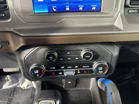 Used 2023 Ford Bronco Outer Banks AWD/4WD image 9