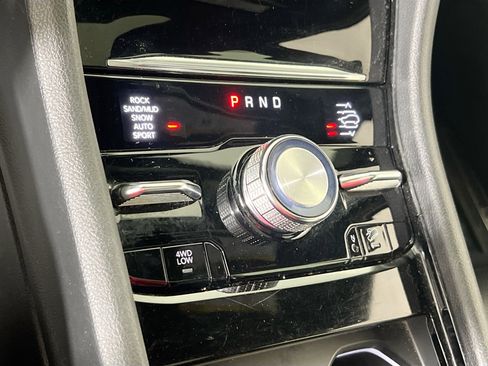 Used 2023 Jeep Grand Cherokee Overland w/ Adv Protech Group III image 17