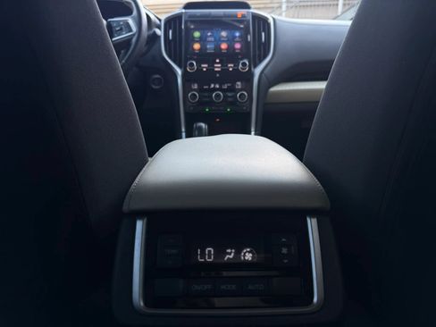Used 2019 Subaru Ascent Premium AWD/4WD image 39