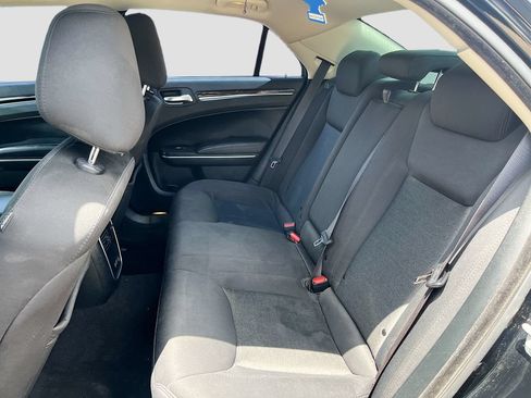 Used 2023 Chrysler 300 Touring RWD image 22