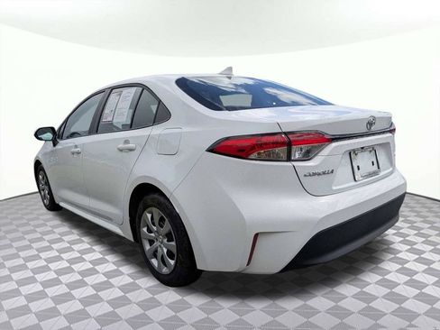 Used 2025 Toyota Corolla LE FWD image 5