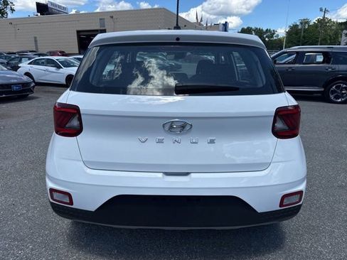 Used 2024 Hyundai Venue SE FWD image 16