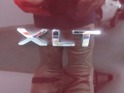 Used 2019 Ford Explorer XLT w/ Equipment Group 202A image 21