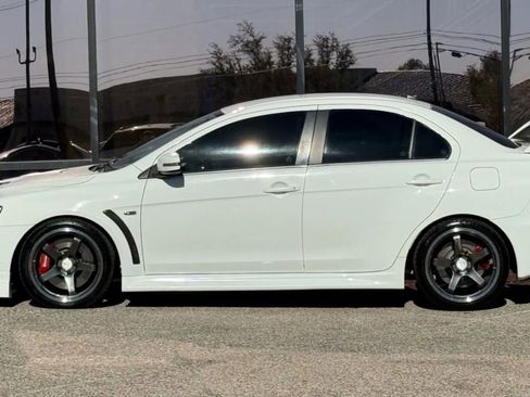 Used 2015 Mitsubishi Lancer Evolution GSR image 4