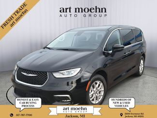 Used 2024 Chrysler Pacifica Touring-L video 1