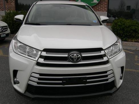Used 2019 Toyota Highlander Plus image 2