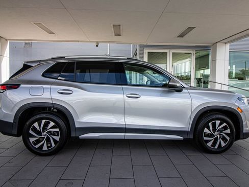 New 2026 Volkswagen Tiguan S FWD image 3