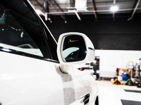 Used 2019 Bentley Bentayga AWD/4WD image 23