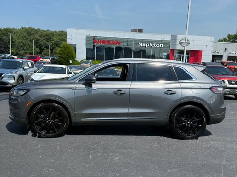 Used 2022 Lincoln Nautilus Reserve w/ Monochromatic Package AWD/4WD image 3